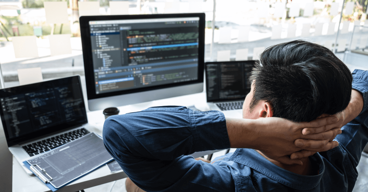 Ranking edytorów kodu. Poznaj 4 najlepsze narzędzia, które ułatwią Ci pracę!