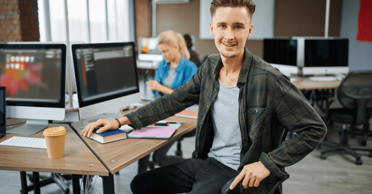 Jak zmienić zawód i wejść do branży IT? Czy warto?
