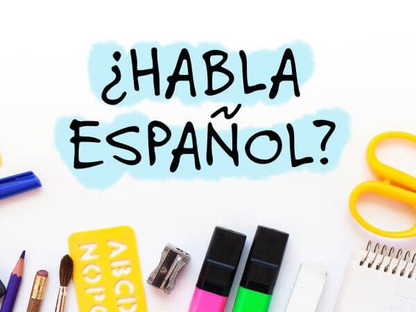Napis w języku hiszpańskim Habla Espanol? (tłum. czy mówisz po hiszpańsku?)