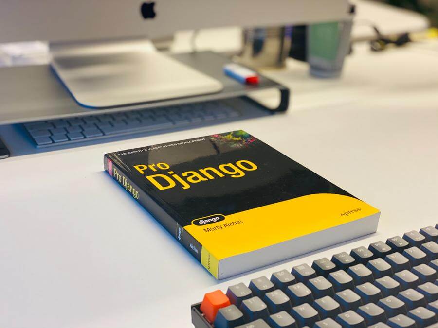 Książka do nauki Django - frameworka języka python
